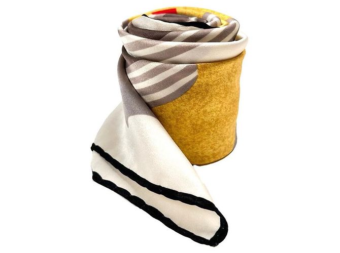 Fendi Lenço de seda amarelo e marfim em caixa de presente Branco - vista 5