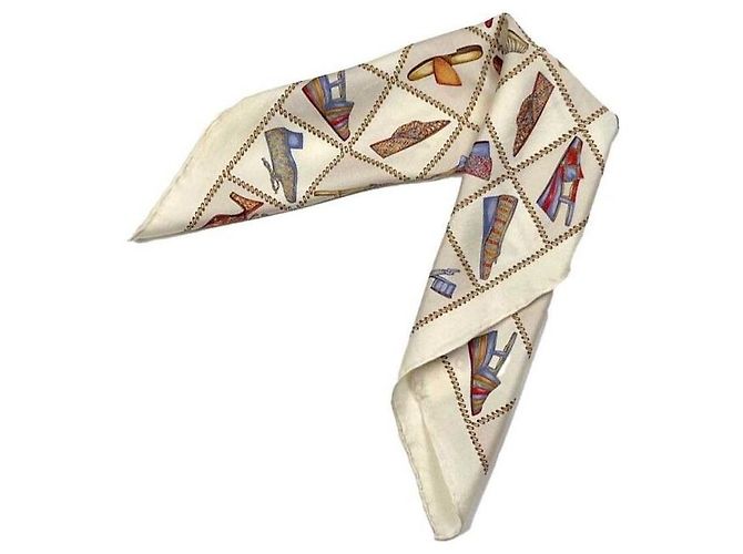 Collezione di Scarpe Salvatore Ferragamo Sciarpa Piccola Giallo Chiaro Beige - vista 6