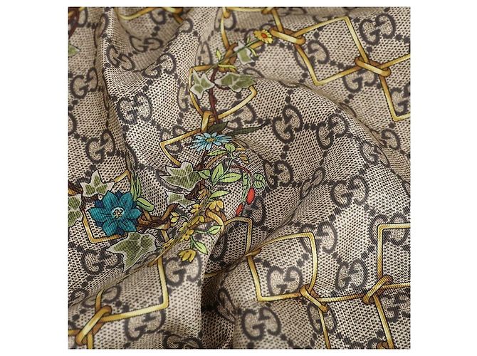 Gucci Écharpe carrée en soie imprimée en twill : - vue 6