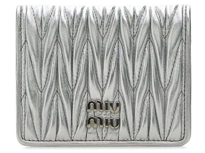 Miu Miu Nappa-Leder-Geldbörse Silber - Ansicht 4