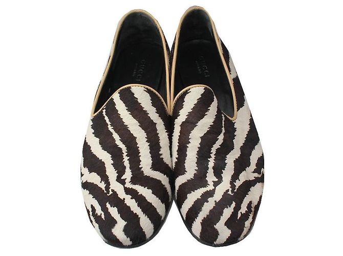 Gucci Wildleder Slipper mit Zebra-Muster Braun - Ansicht 2
