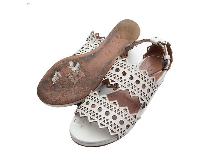 Alaïa Sandali in pelle bianchi con fori Multicolore - vista 3