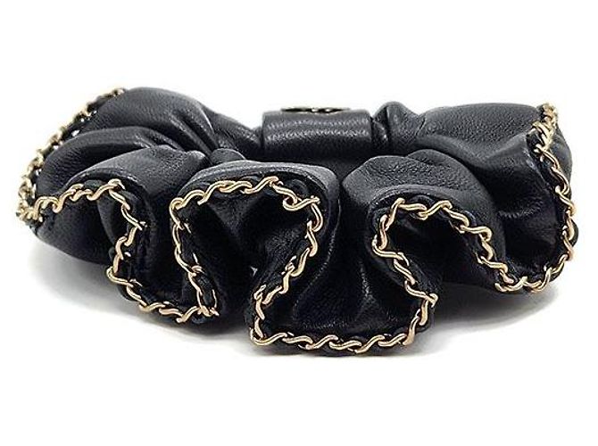 Chanel Scrunchie de cabelo CC Around Chain Preto - vista 3
