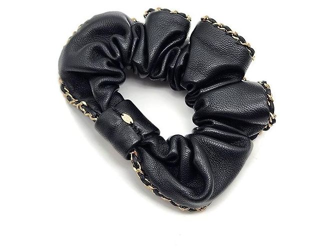 Chanel Scrunchie de cabelo CC Around Chain Preto - vista 4