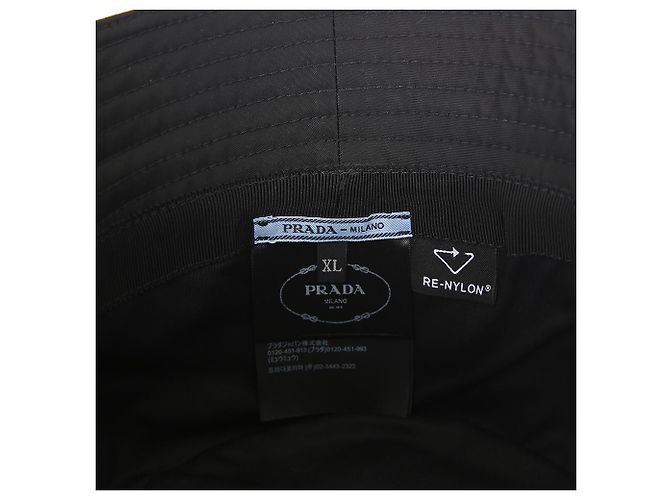 Prada Cappello bucket nero in Re-Nylon con logo in metallo - vista 7