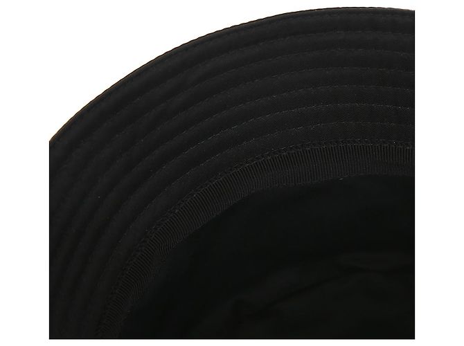 Prada Cappello bucket nero in Re-Nylon con logo in metallo - vista 8