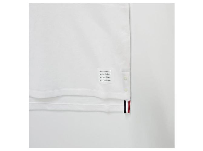 Thom Browne Polo a maniche corte in interlock con tasca e tre righe bianche Bianco - vista 17