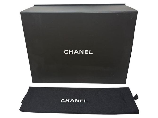 Chanel Mini borsa hobo in pelle di vitello lucida argento nero - Ansicht 8