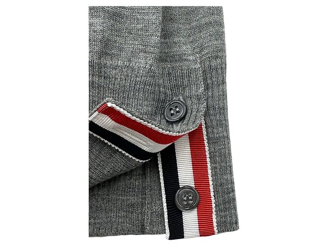 Thom Browne Damen-Wollcardigan mit Armband in Grau Braun - Ansicht 10