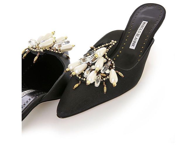 Manolo Blahnik Jewel Pearl Mule von BLCK ORIENTALIA - Ansicht 7