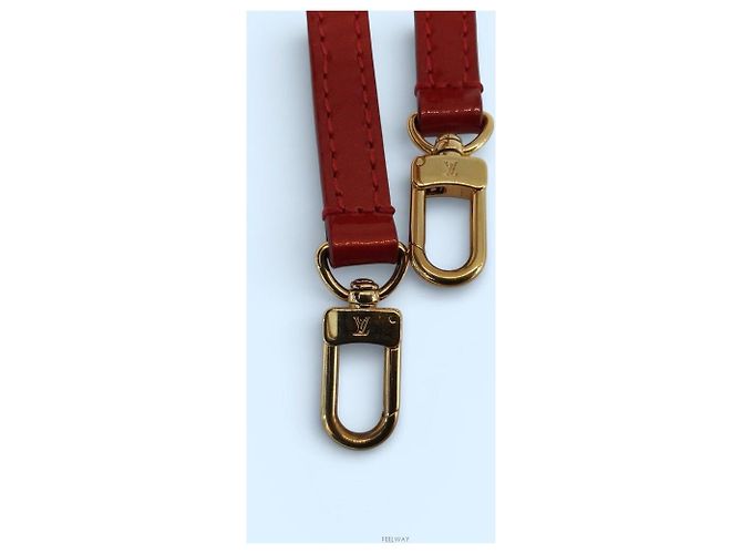 Alma Louis Vuitton Pendente Vernis Borgogna con Cinturino Dorato Rosso - vista 3