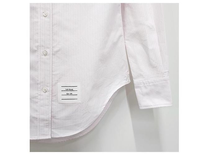 Thom Browne Camicia Oxford a righe con fascia a tre righe per donne Rosa chiaro - vista 18
