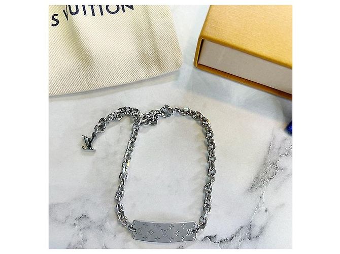 Louis Vuitton Pulsera Placa Monograma Bold Plata - vista 3