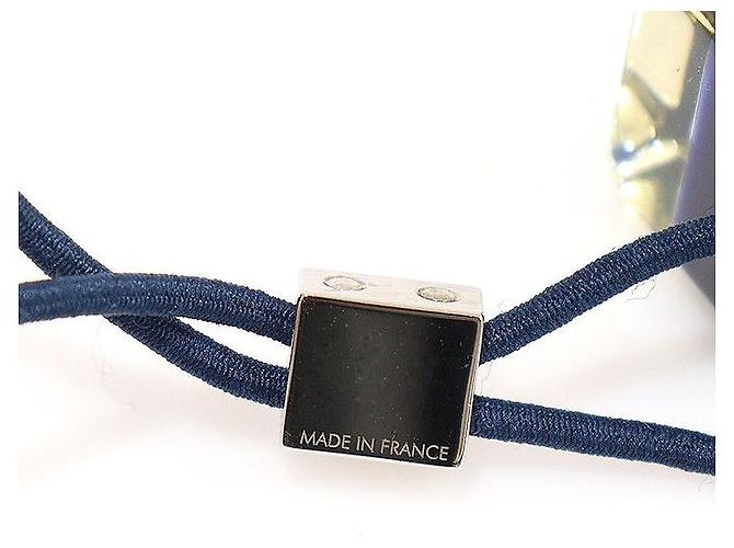 Louis Vuitton Elastico per Capelli in Resina Blu Navy con Cubo Incluso in Tonalità Argento - vista 7
