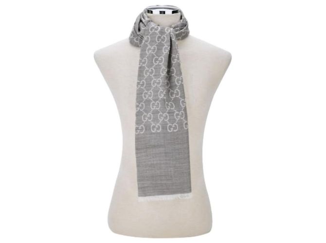Gucci Sciarpa bicolore in lana e seta GG jacquard grigio chiaro Marrone - vista 8