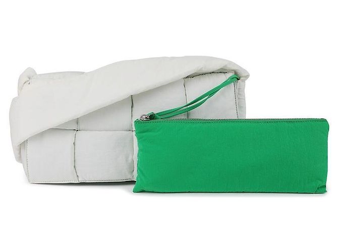 Bottega Veneta Borsa a tracolla Cassette imbottita per donne Bianco - vista 3