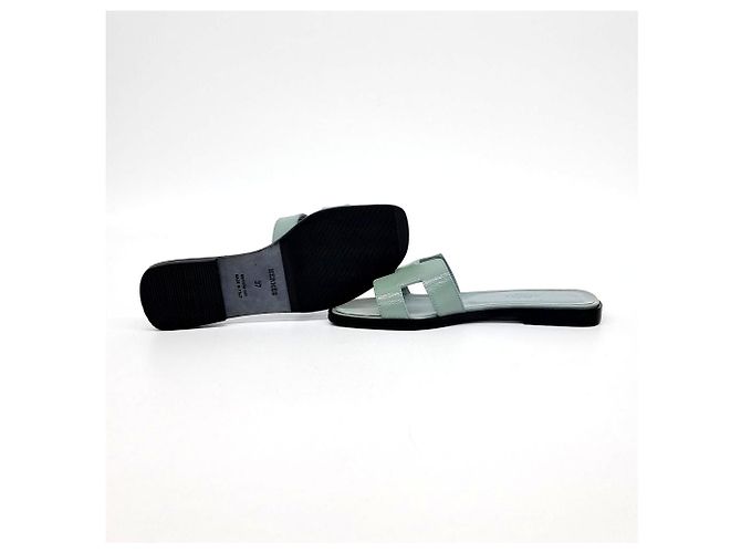 Hermès Lackleder Oran Slipper von Hermes Weiß - Ansicht 4