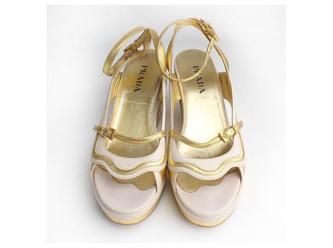 Prada Sandali a piattaforma bicolore D'oro - vista 2