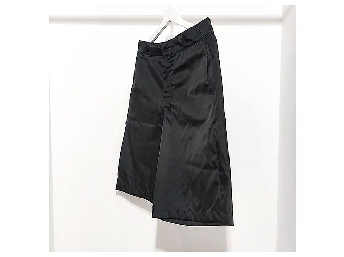 Prada Bermuda in Re-Nylon Nero - vista 2