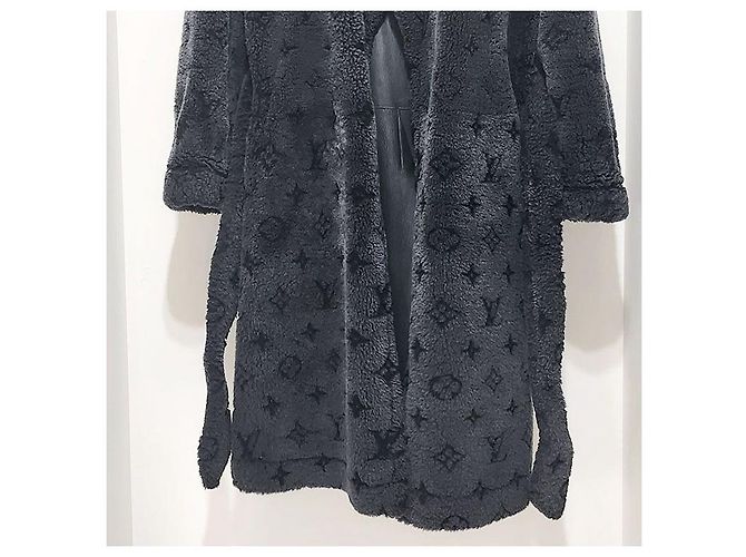 Louis Vuitton Virgil Abloh Monogram Shearling Coat Black - view 5
