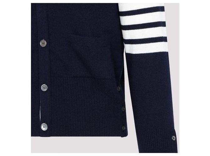 Thom Browne Klassische Cashmere-V-Ausschnitt-Cardigan Blau - Ansicht 8