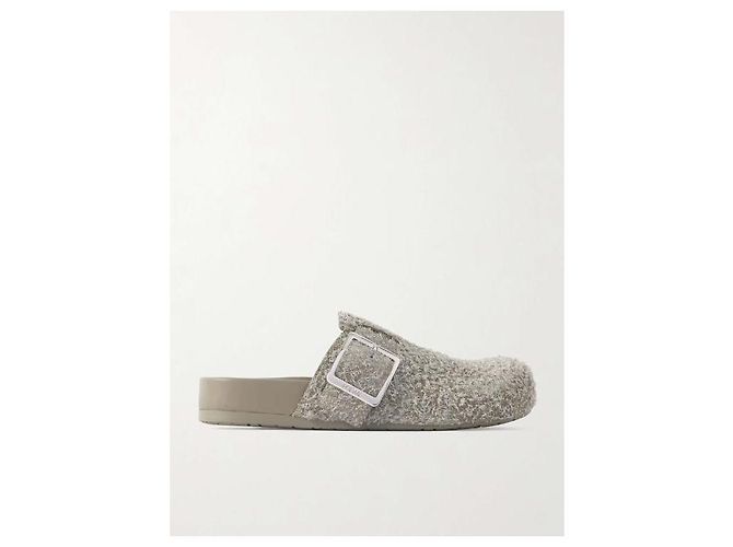 Loewe Mule in Camoscio con Fibbia Marrone - vista 4