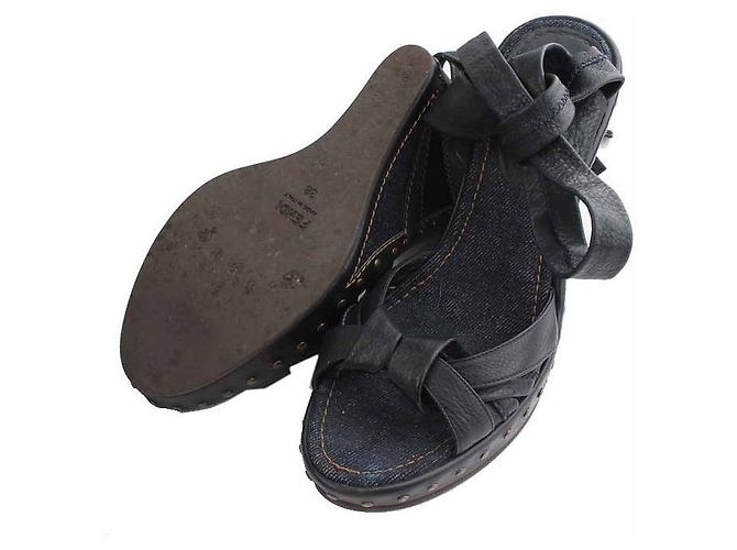 Fendi Sandali con zeppa in pelle denim indaco con cinturino Nero - vista 4