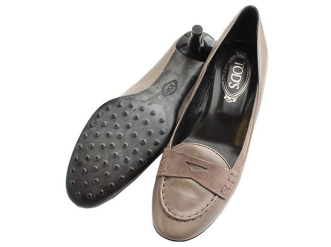 Tod's Pumps ornamentali Gommino in suede grigio khaki Marrone - vista 4
