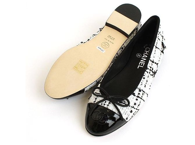 Chanel Ballerine in Tweed con Punta Captoe CC Bicolore Bianco - vista 3