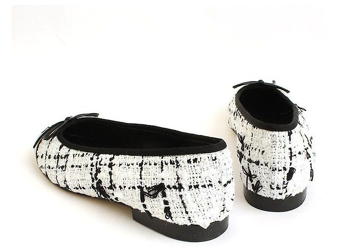 Chanel Ballerine in Tweed con Punta Captoe CC Bicolore Bianco - vista 4