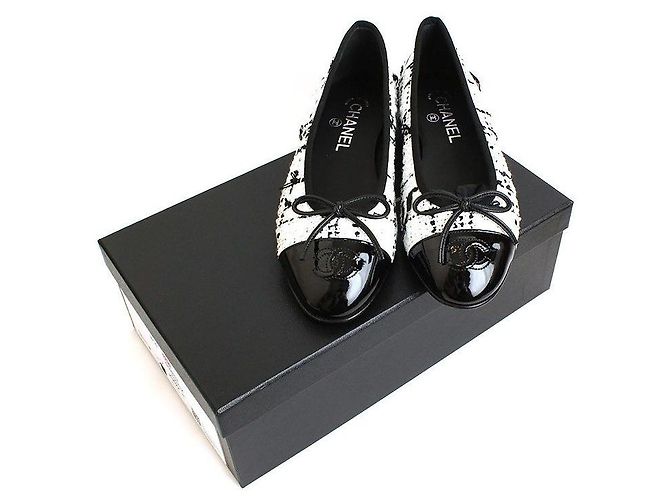 Chanel Ballerine in Tweed con Punta Captoe CC Bicolore Bianco - vista 5