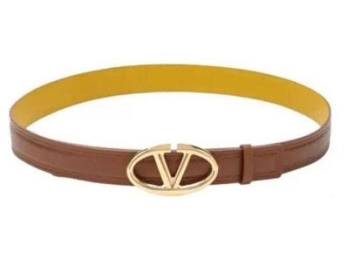 Valentino Cinturón de Cuero Edición Bold Amarillo - vista 4