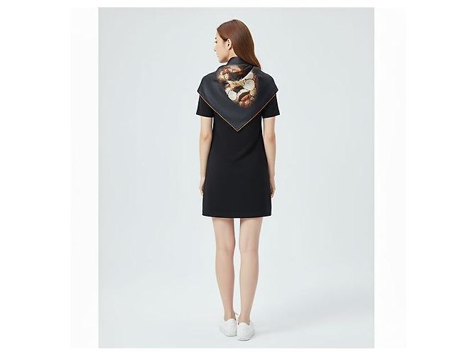 Burberry Bufanda de seda con estampado negro - vista 9