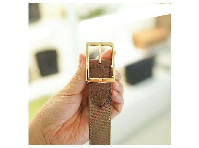 Burberry Damen reversible Canvas-Leder-Gürtel in Camel-Tan Braun - Ansicht 14