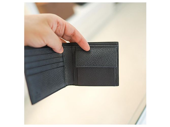 Gucci Men's Bi-Fold Wallet Black Leather - view 10