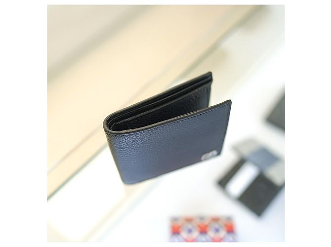 Gucci Men's Bi-Fold Wallet Black Leather - view 3