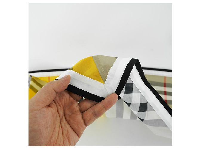 Burberry Cachecol xadrez triangular amarelo em algodão Marrom - vista 19