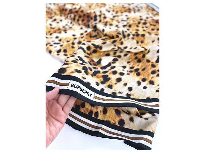 Burberry Seidenschal mit Leopardenmuster Schwarz - Ansicht 3