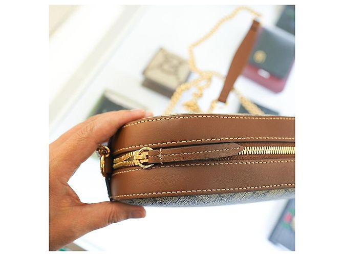 Gucci Borsa a tracolla da donna in tela marrone con catena in pelle KHNKG - vista 25