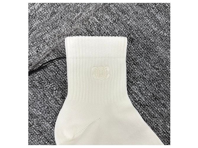 Céline Weiße Baumwollsocken mit gesticktem Triomphe-Logo - Ansicht 10