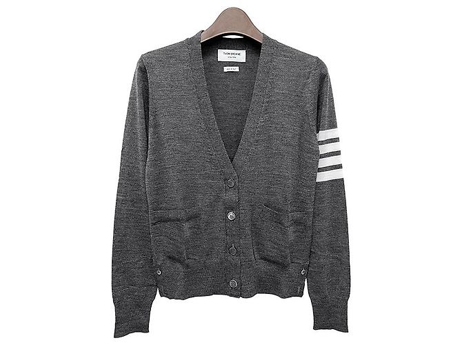 Thom Browne Cardigan aus Merinowolle in Mittelgrau mit diagonalen Armleisten Braun - Ansicht 13