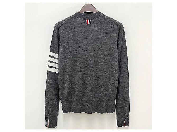 Thom Browne Cardigan aus Merinowolle in Mittelgrau mit diagonalen Armleisten Braun - Ansicht 2