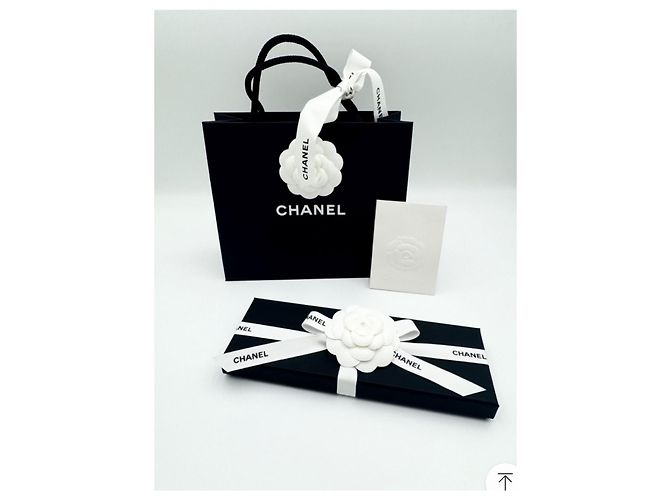 Chanel Foulard in seta con logo CC per donne, nero e bianco - vista 7
