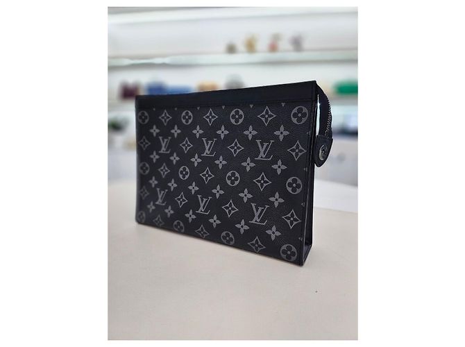 Louis Vuitton Pochette Voyage MM Eclipse Borsa Clutch Marrone - vista 10