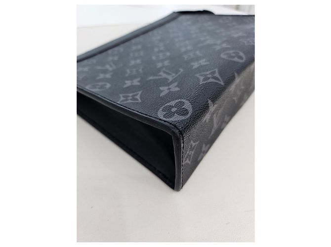 Louis Vuitton Pochette Voyage MM Eclipse Borsa Clutch Marrone - vista 16
