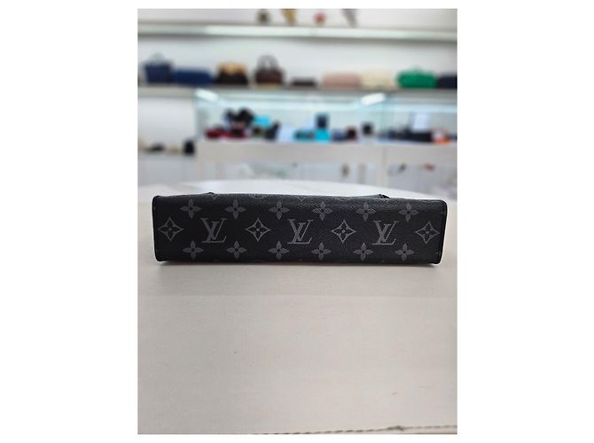Louis Vuitton Pochette Voyage MM Eclipse Borsa Clutch Marrone - vista 6