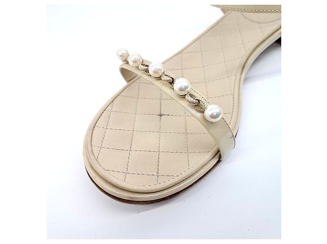Sandali in vernice Chanel Marrone - vista 5