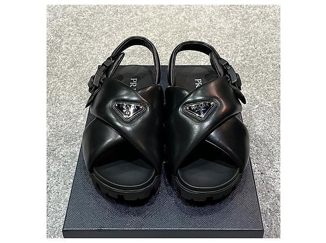 Prada Sandali incrociati in pelle nappa imbottiti con logo triangolare - vista 15