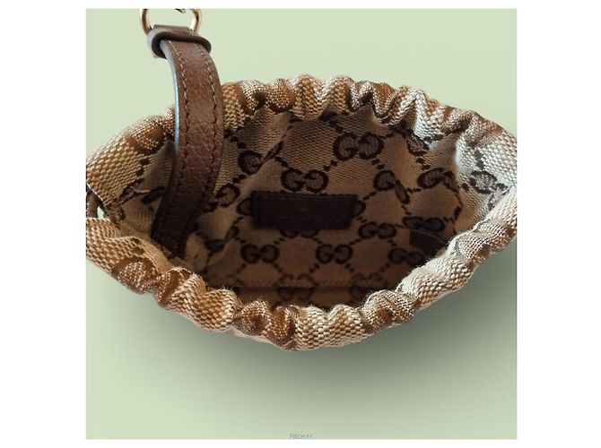 Gucci Portachiavi in tela GG Nano con charm per borsa Marrone - vista 3