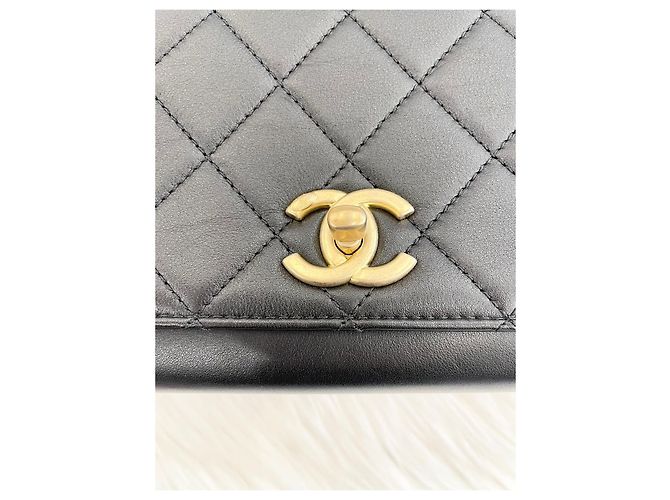 Chanel Piccola borsa a tracolla con catena a tre perle Multicolore - vista 16